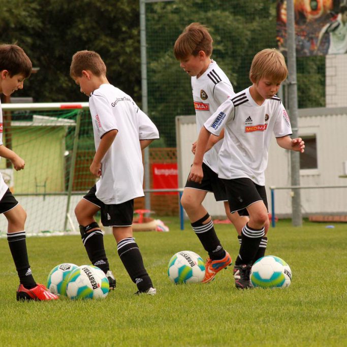 gerasoccertalents_fussballcamp_dribbeln